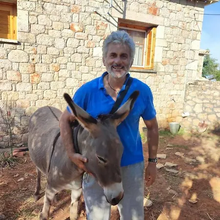 Appartamento Trisilio Kardhamili