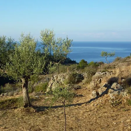 Trisilio Appartamento Kardhamili