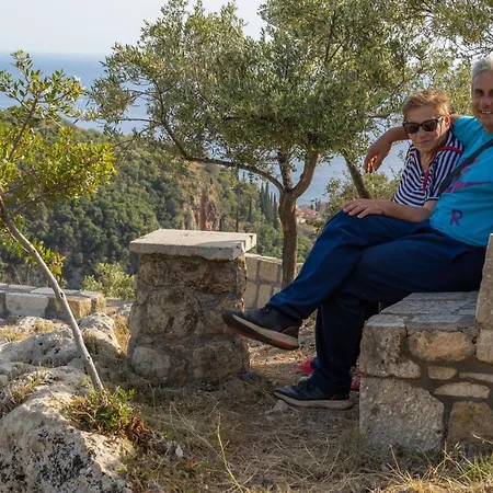 Trisilio Appartamento Kardhamili